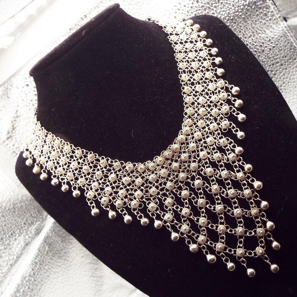 VINTAGE MOROCCAN 76 GR. STERLING SILVER OPEN FILIGREE "V" FRONT NECKLACE C1